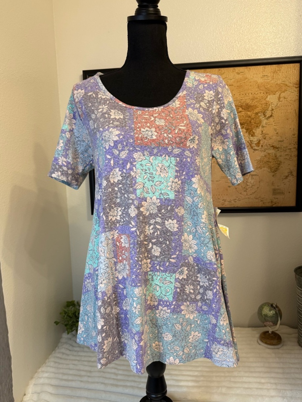 Lularoe Perfect T floral tee shirt size XXS